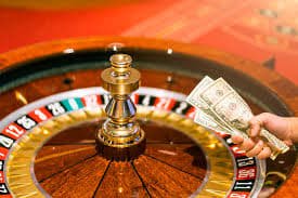 Monopoly Live video stream on mobile with betting controls